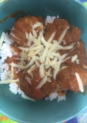 Una foto de Albóndigas de carne con arroz