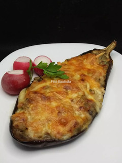 Una foto de Berenjena rellena de atún