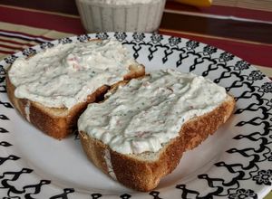 Foto de Patê de tofu, ervas e tomate
