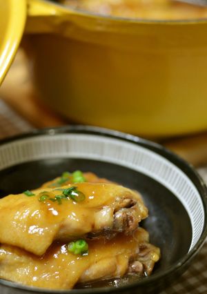 A picture of Mom's Juicy Chicken Wings 