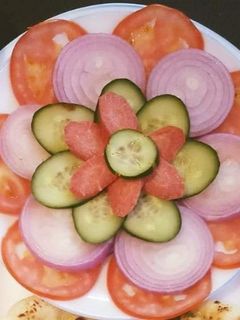 हेल्दी सलाद (healthy salad recipe in Hindi) रेसिपी मुख्य फोटो