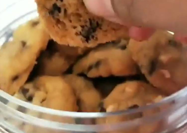 Resep Famous Amous Choc Chip Cookies, Lezat Sekali