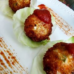 A picture of Cheesy vegetable balls.