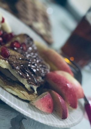 صورة لوصفة كريب بشوكولاتة وفواكه 🥞🍫🍌🍑