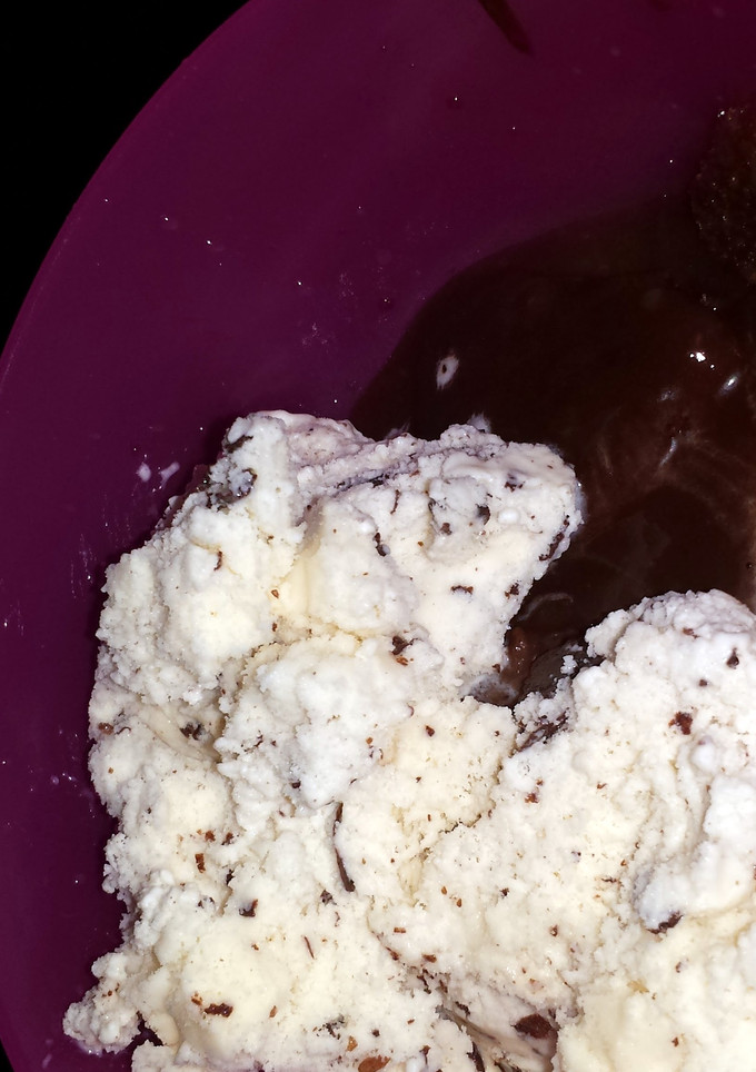 A picture of Hot fudge cake.