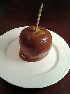 A picture of Caramel Apples.
