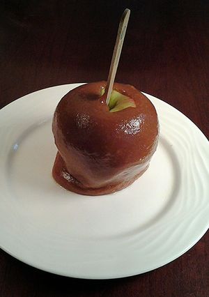 A picture of Caramel Apples.