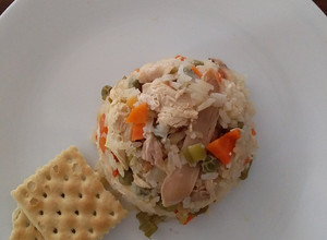 Una foto de Arroz con pollo frito