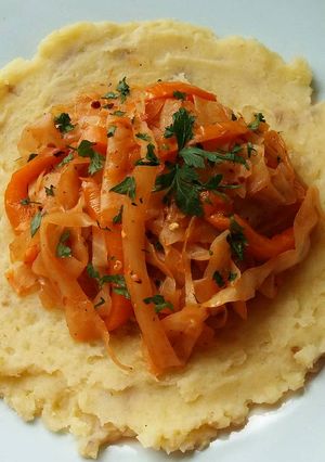 A picture of Vickys Steamed Cabbage with Onions & Peppers, GF DF EF SF NF.