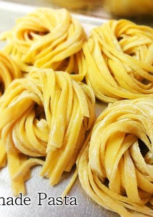 A picture of Handmade Fresh Pasta with Leftover Egg Yolks (in a bread maker).