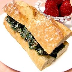 A picture of New Yorkers Like This Too! Wakame Seaweed Sandwiches.