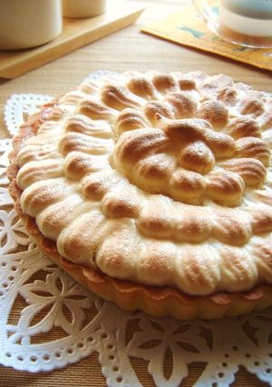 A picture of Calpis Cheese Meringue Tart.