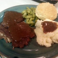 A picture of Salisbury Steak.