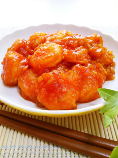A picture of Savoury Prawns Coated in Chili Sauce.