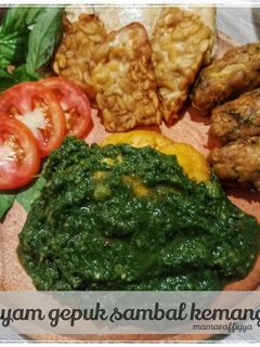 Foto resep Ayam Gepuk sambal kemangi