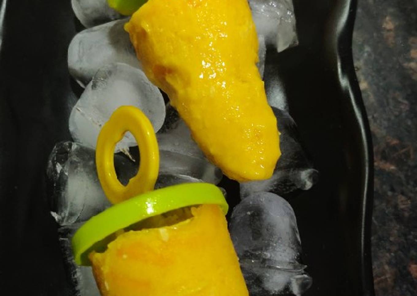 Mango malai kulfi