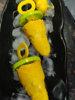 A picture of Mango malai kulfi.