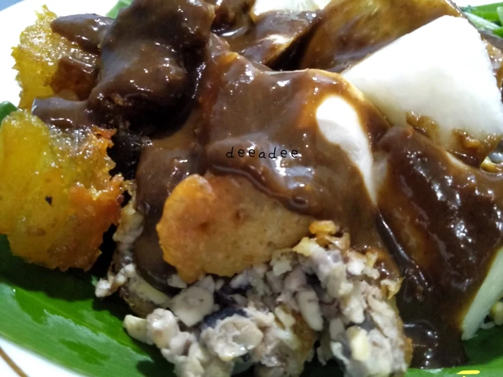 Langkah Mudah untuk Membuat Resep 04. Rujak Petis (Seadanya Bahan) yang Bikin Ngiler Anti Ribet, Mantap Sekali