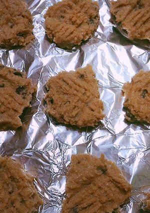 A picture of Wheat peanut butter cookies.