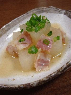A picture of Daikon Radish and Bacon Soup Simmer.