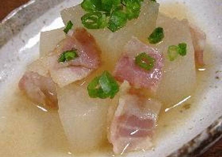 7 Easy Ways To Make Daikon Radish and Bacon Soup Simmer