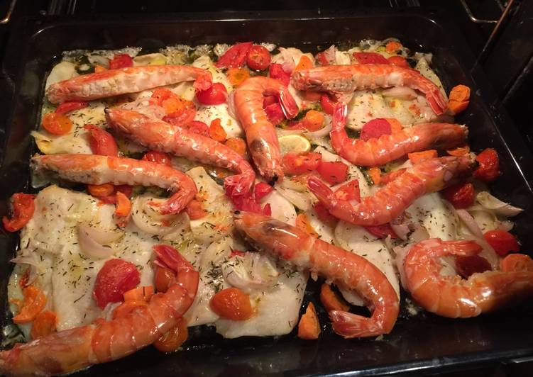 Receta de merluza con gambas al horno