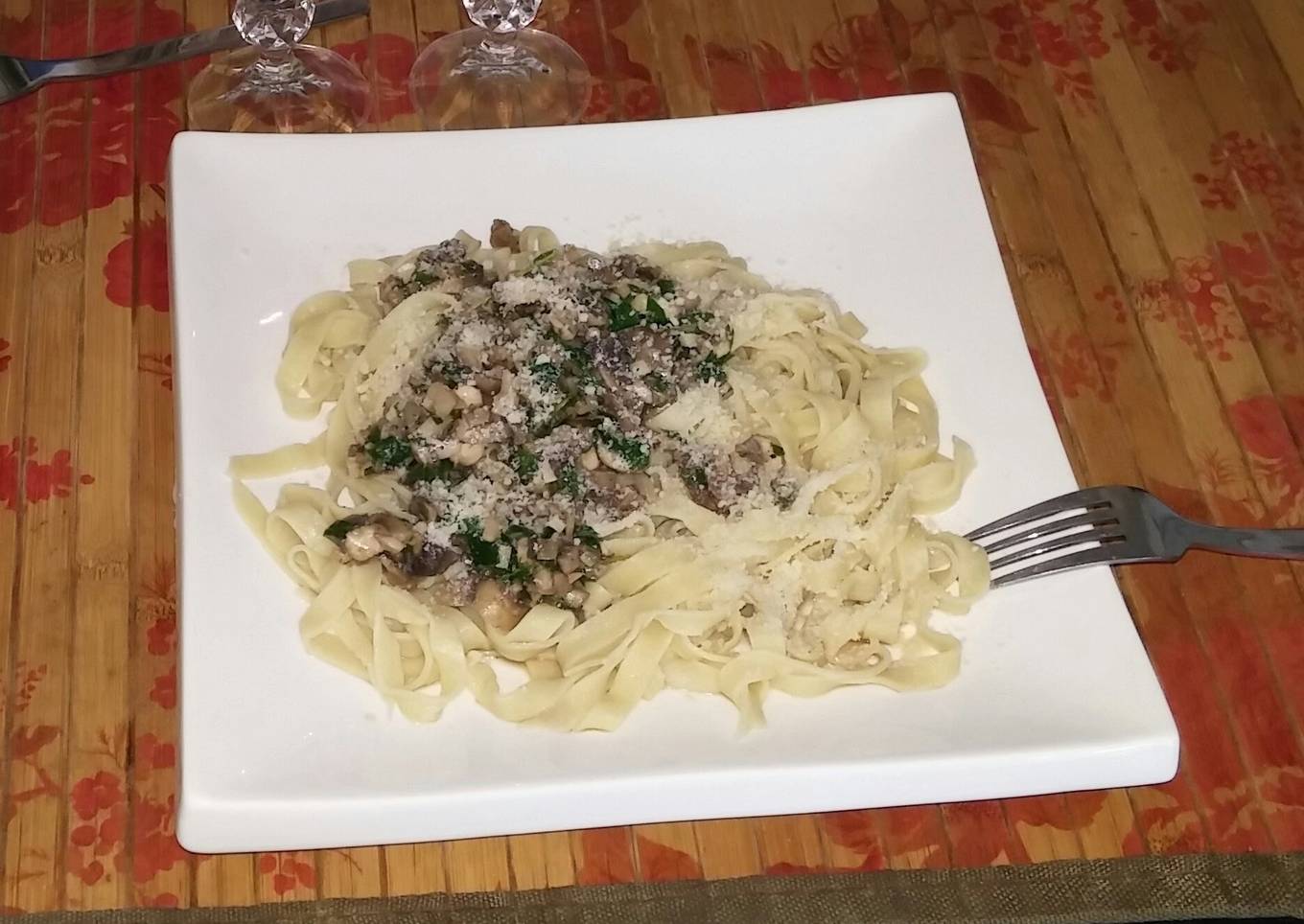 Recipe of Homemade Fresh mushrooms spicy pasta sauce