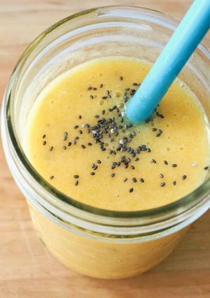 वजन बढ़ाने वाली स्मूदी (vajan badhane wali smoothie recipe in Hindi) रेसिपी मुख्य फोटो