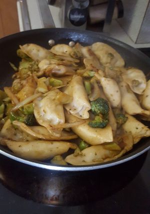 A picture of Easy potsticker dinner.