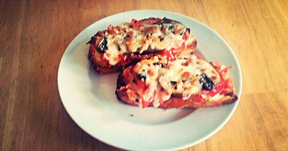 Open faced pizza sammie Recipe by Jessica Cookpad