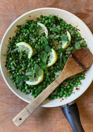 Foto di Piselli novelli con limone e menta