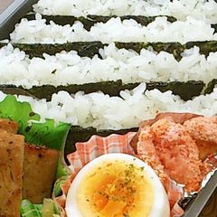 A picture of Easy Striped Bento with Flavoured Nori Seaweed.
