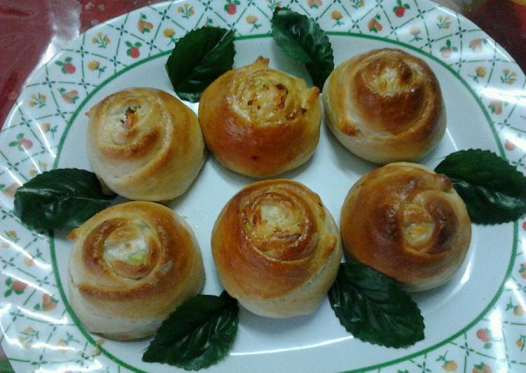 How to Cook Delicious Rose Rolls.