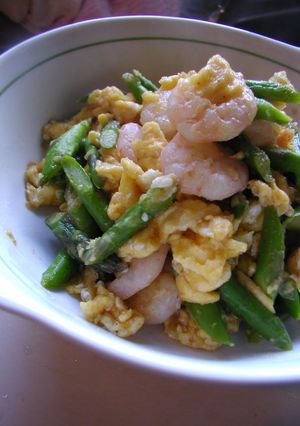 A picture of Egg, Shrimp and Asparagus Chaa (Stir-fry) with the Fragrance of Bonito.