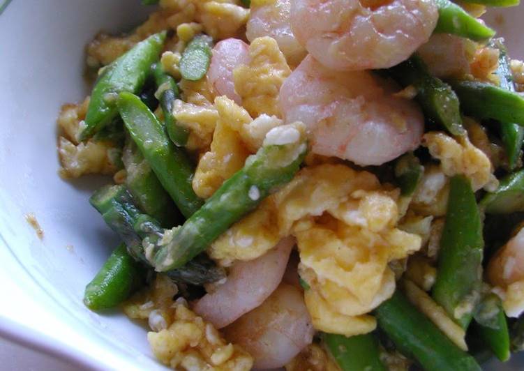 Egg, Shrimp and Asparagus Chaa (Stir-fry) with the Fragrance of Bonito