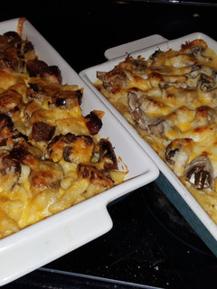 A picture of Mac and Cheese.