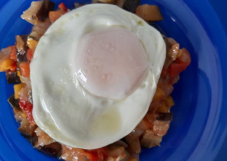 Pisto con huevo