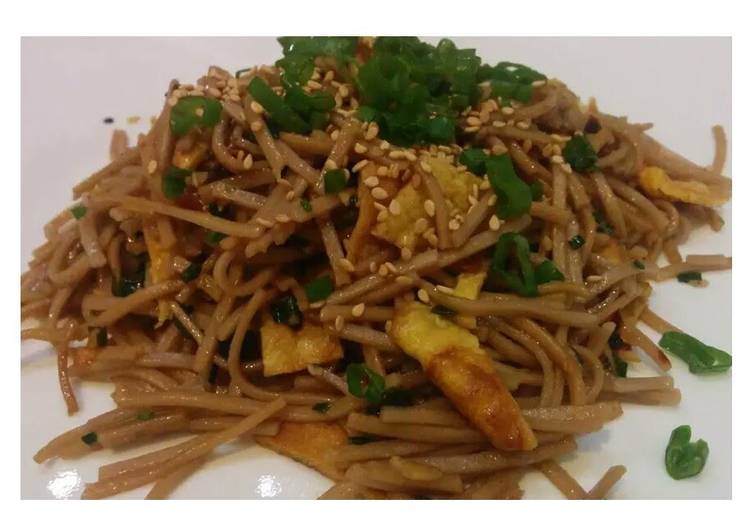 Recipe of Quick Soba - Oriental noodles with scallions