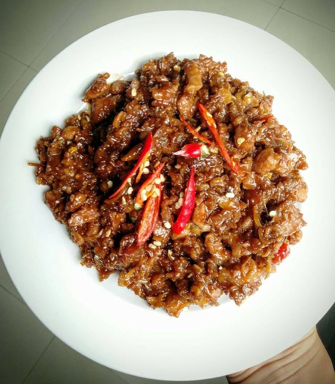 Hình của món Thịt kho ruốc sả.