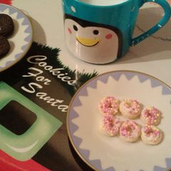 A picture of Elf Doughnuts / Donuts!.