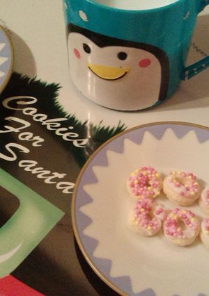 A picture of Elf Doughnuts / Donuts!.