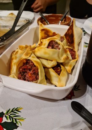 Una foto de Sfijas (Empanadas Árabes)