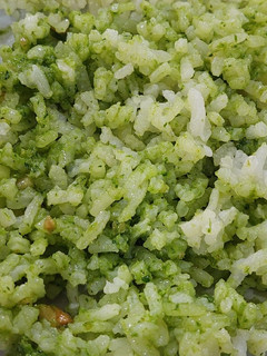 Una foto de Arroz Verde con Pesto 😋