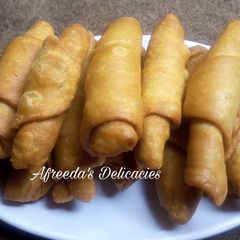 A picture of Fish rolls.