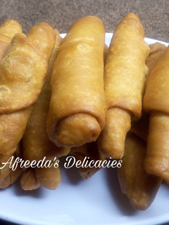 A picture of Fish rolls.
