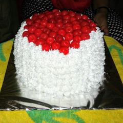 A picture of BLACK FOREST CAKE (Eggless).