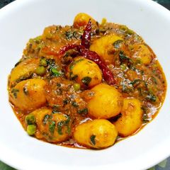A picture of Methi Dum Aloo.