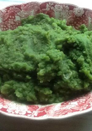 Una foto de Puré de papas y espinacas