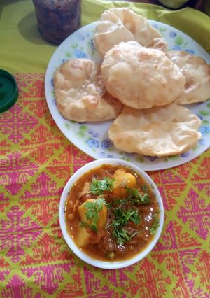A picture of Aloo Puri.