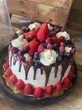 Layer cake aux fruits rouges